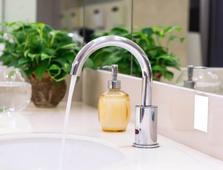 What Is A Deck Mount Faucet? Mr. Kitchen Faucets
