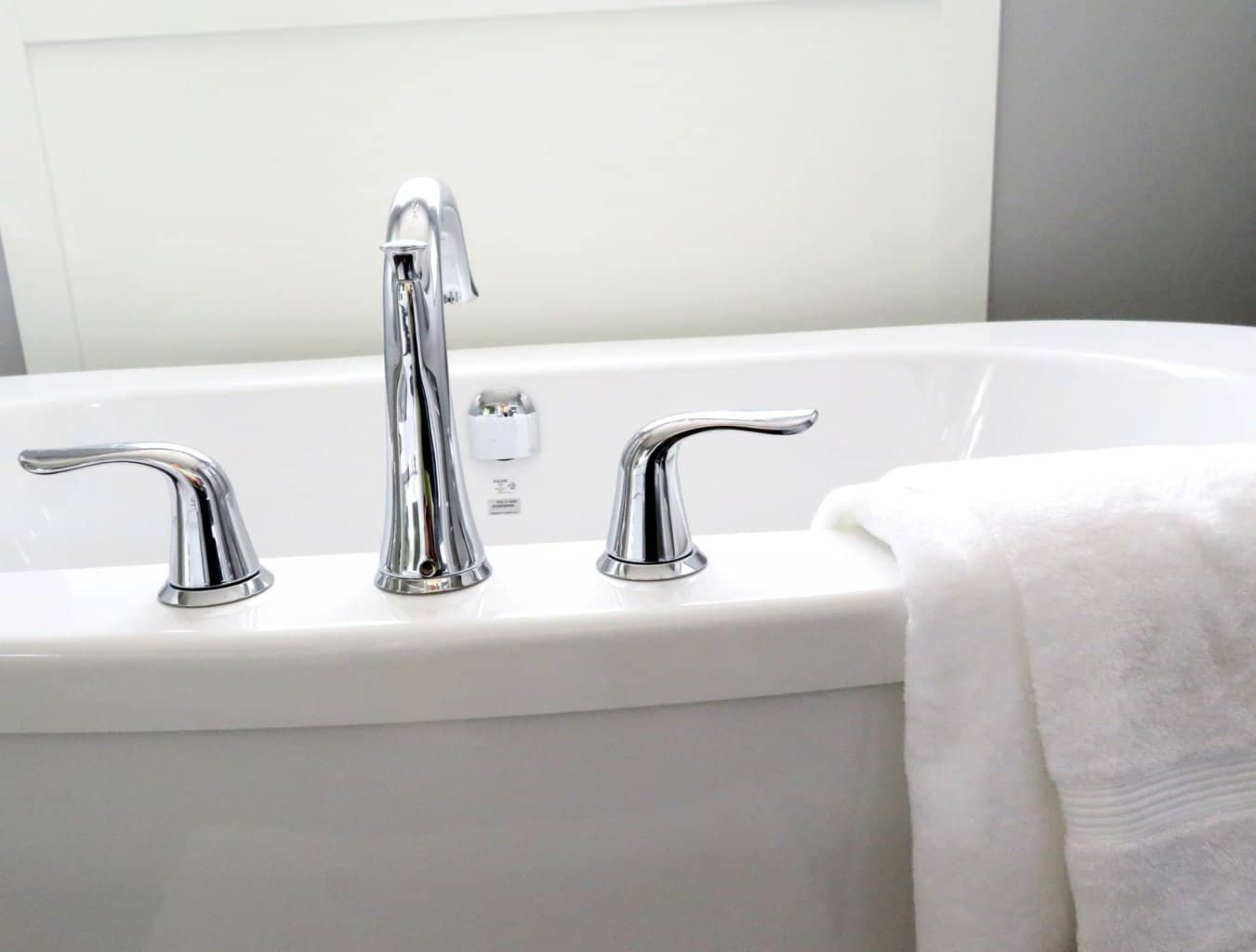 Fiberglass Vs. Acrylic Tub What’s The Difference? Mr. Kitchen Faucets
