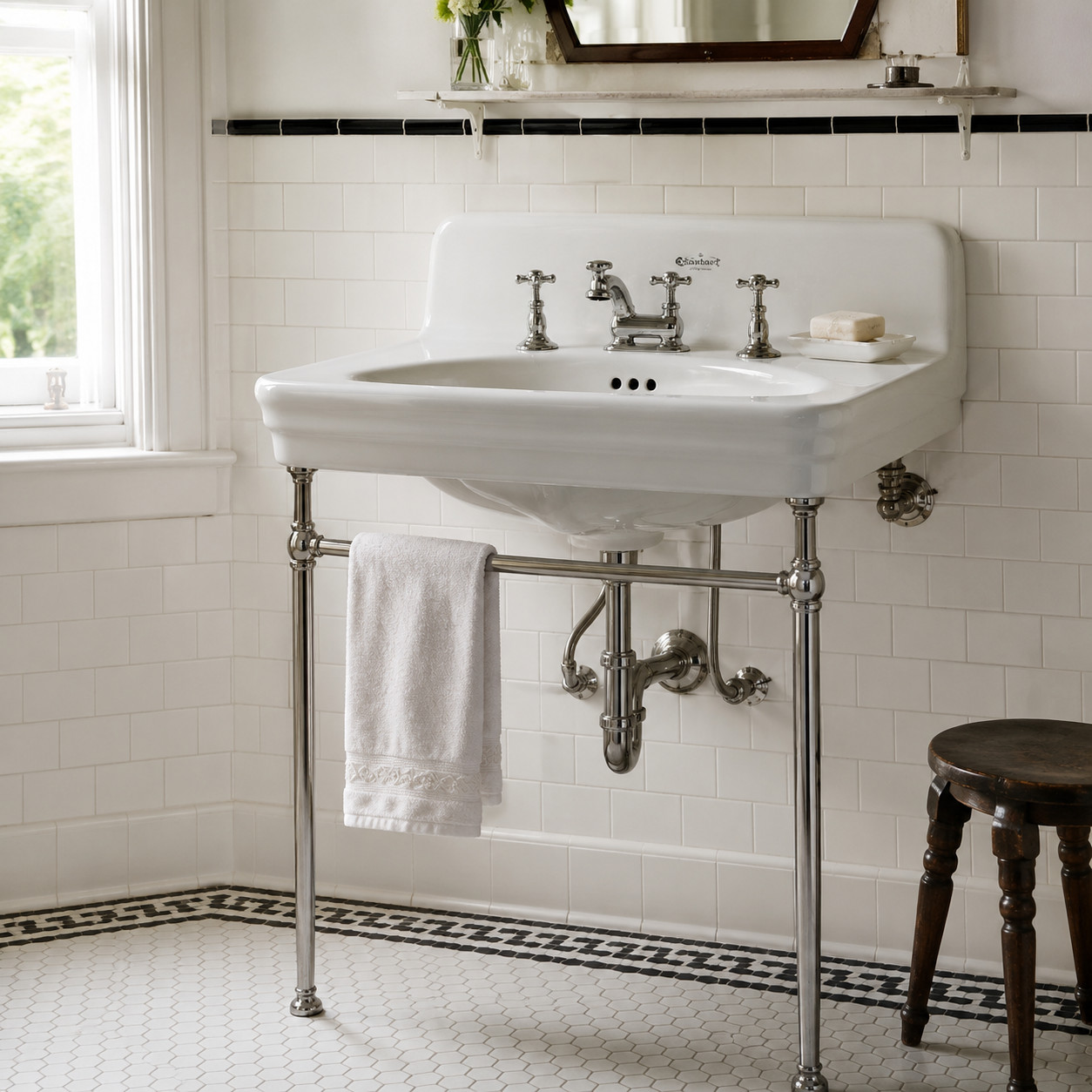 Console Sink With Metal Legs