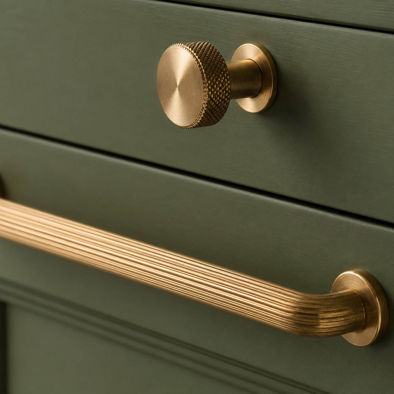 Choose Fluted or Textured Hardware