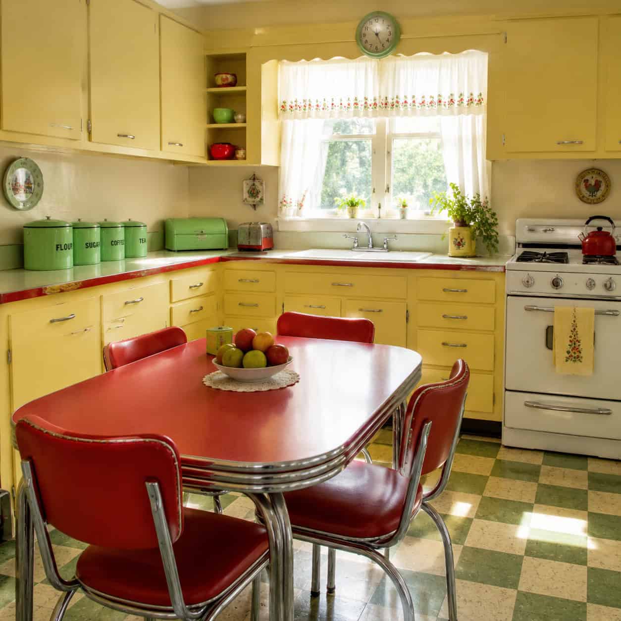 Kitchens Weren't Afraid of Color