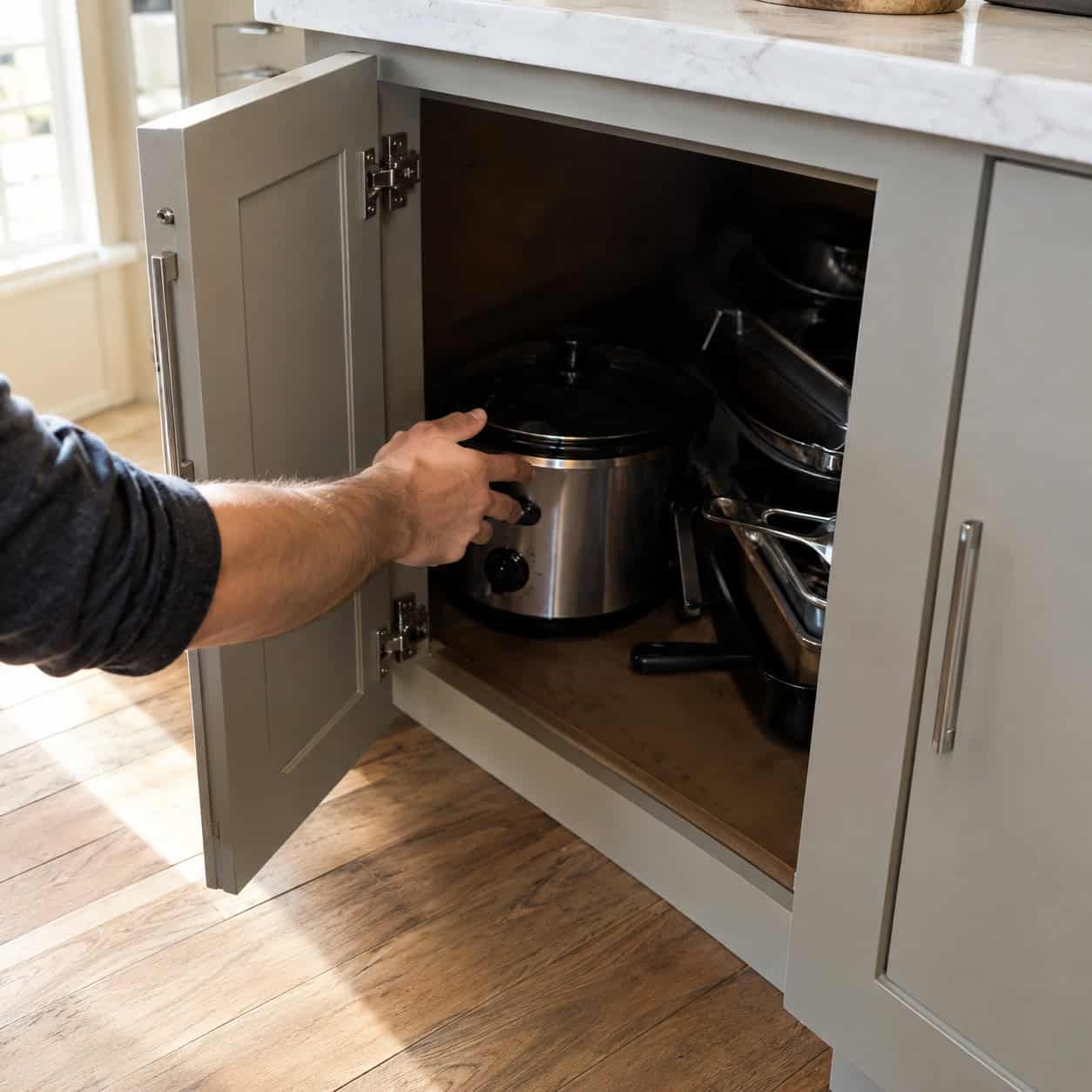 Cabinet Doors Instead of Drawers in the Base