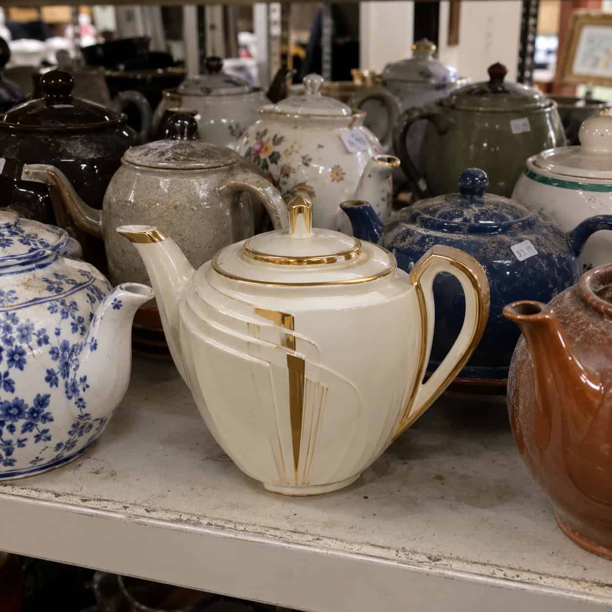 Hall China Teapots and Autumn Leaf Dinnerware